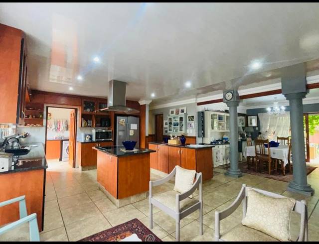 5 BEDROOM HOUSE FOR SALE IN SELCOURT